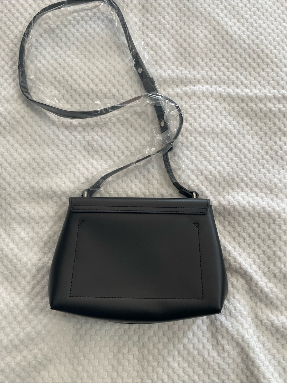 Longchamp Black Leather Crossbody Bag - Sleek Everyday Style - Picture 2 of 5